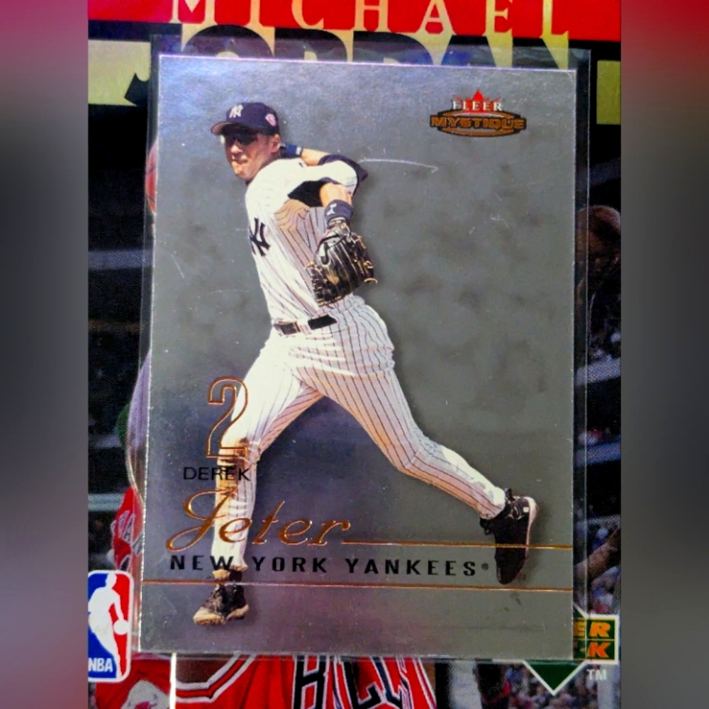 2003 Fleer Mystique Derek Jeter